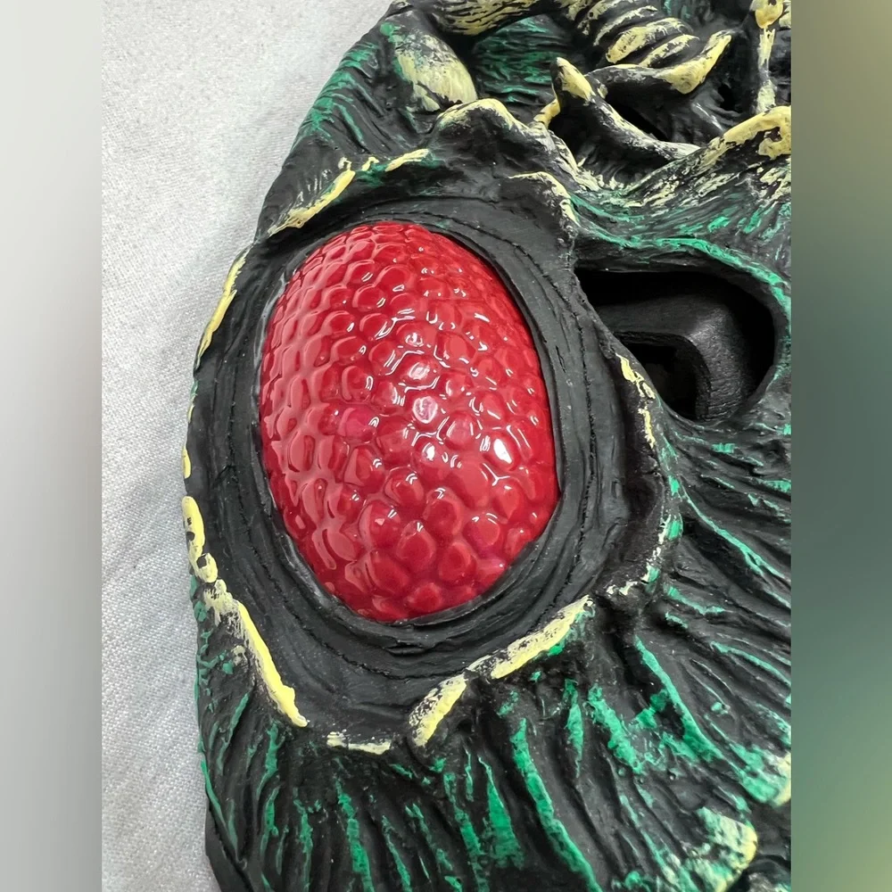 Seasons Fly Latex Head Mask EYES LIGHT UP Animals Scary Halloween Bugs Spooky